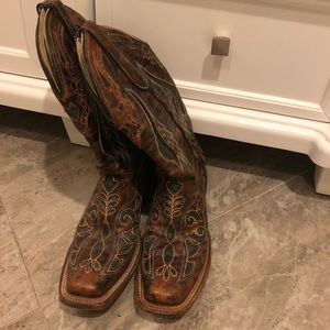 Size 7 corral cowboy boot